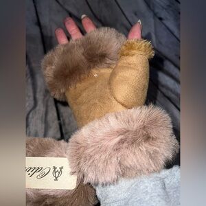 Elegant  faux sued and faux Fur-Trimmed Gloves